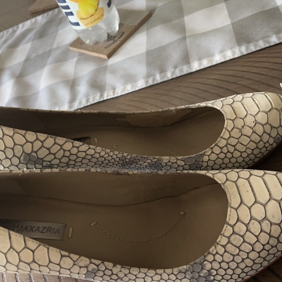 BCBGMAXAZRIA Snake Pattern Gray White Cream Pumps - Picture 11 of 13